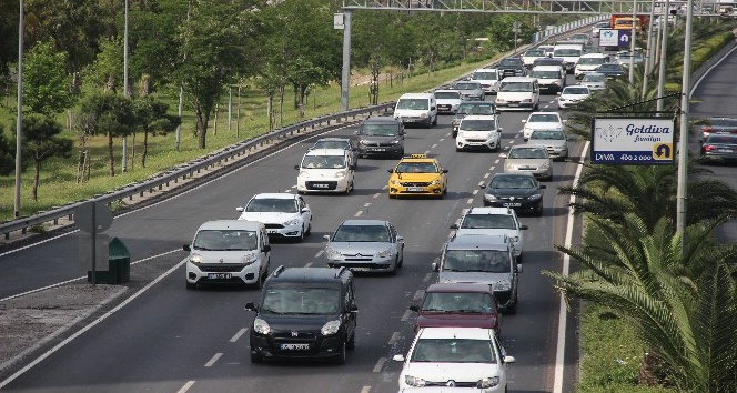 İzmir'de trafiğe kayıtlı araç sayısı...