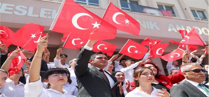 Aliağa’da Atatürk'ü Anma, Gençlik ve Spor Bayramı Coşkusu