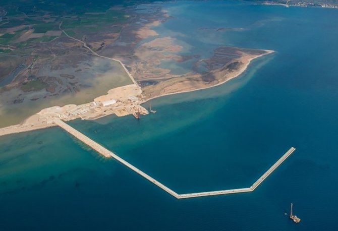 “Kuzey Ege Çandarlı Limanı Türkiye’nin Geleceğinin Projesi”