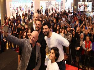 Çağan Irmak, “Çocuklar Sana Emanet” İle İzmirlerle Buluştu