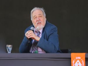 Prof. Dr. İlber Ortaylı: "Türk Öğretmen Dünyasında En Zayıf Kategori Tarih Öğretmenleridir"