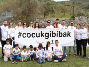 İzmir Ekonomili İletişimcilerden “Çocuk Gibi Bak” Projesi