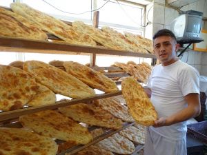 Hisarcık’ta Ramazan Pidesi Fiyatı Değişmedi, Ekmek Fiyatı Zamlandı