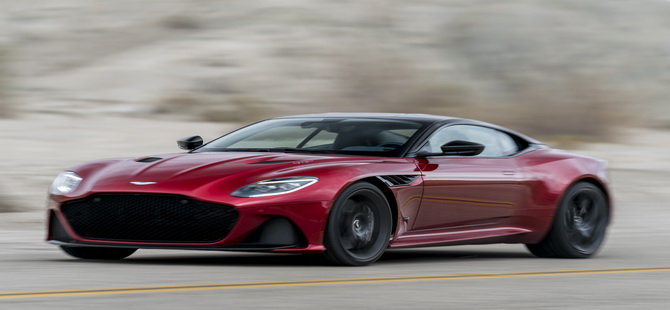 Aston Martin’in En Ateşlisi ‘DBS Superleggera’ Sahneye Çıktı