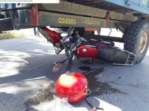Traktörle Çarpışan Motosiklet Sürücüsü Hayatını Kaybetti