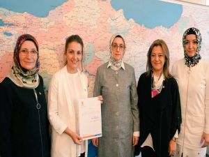 Esra Zeytin Sürücüoğlu, Ak Parti Kütahya İl Kadın Kolları Başkan Vekili Oldu