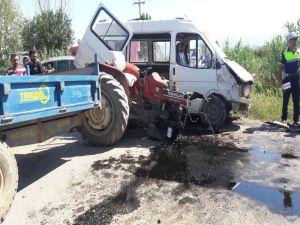 Tarım İşçileri Kaza Yaptı: 12 Yaralı