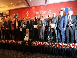 Chp’li Başkanlar Ödüllerini Kılıçdaroğlu’nun Elinden Alacak