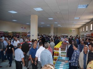 Torbalı’daki Sosyal Markete Görkemli Açılış