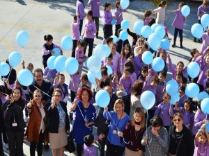 Diyabete Karşı Öğrencilerden Mavi Balon