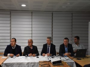 Baklan’da Çiftçiler Gece Eğitiminde Bir Araya Geldi