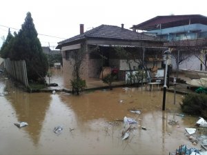 İzmir’de Şiddetli Yağış Raporu: 1 Aylık Yağmur 3 Günde Geldi