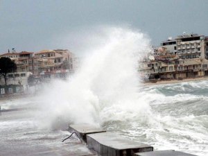 Meteoroloji’den Ege Denizi’nde Fırtına Uyarısı