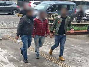 İzmir Ve Akşehir’de Aranan 2 Zanlı Kuşadası’nda Yakalandı