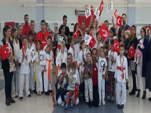 Foça’lı Sporcuların Terfi Sevinci