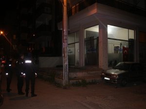 İzmir’de İki Kişi Arasında Çıkan Tartışma Kanlı Bitti: 1 Ağır Yaralı