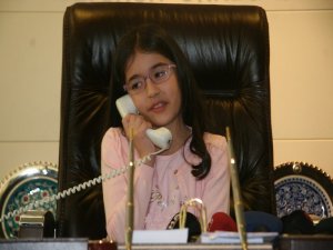 Belediye Başkanının Koltuğuna Oturan Küçük Aylin’in Hedefi ‘Cumhurbaşkanı’ Olmak