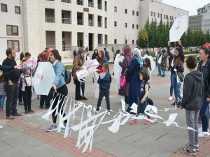 Uşak’ta 23 Nisan Dolayısıyla Uçurtma Şöleni Düzenlendi