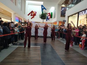 Forum Magnesia Baharı Dans Ederek Karşıladı