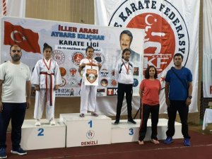 Menteşeli Karateciler Denizli’den 5 Altın Madalya İle Döndü