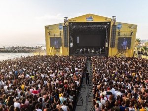 Kuşadası Gençlik Festivali Başladı