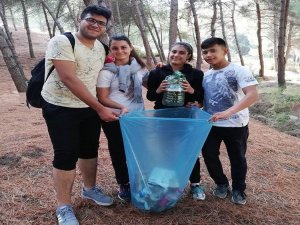 Salihli’de Gençler, Çevre Temizliği Yaptı