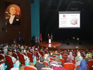 Uşak’ta Osman Tıraşçı’nın Katılımıyla ‘Peygamberimiz Ve Aile’ Konulu Konferans Düzenlendi