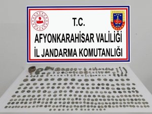 239 Adet Sikke Ve 70 Adet Tarihi Obje Ele Geçirildi