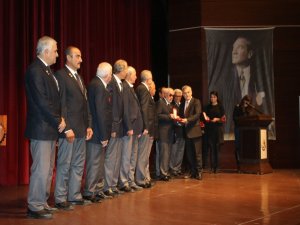 Kıbrıs Gazileri 45 Yıl Sonra Madalya Ve Beraat Belgelerine Kavuştu
