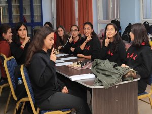 Pamukkale Belediyesi Ücretsiz İşaret Dili Kursu Başvuruları Başladı