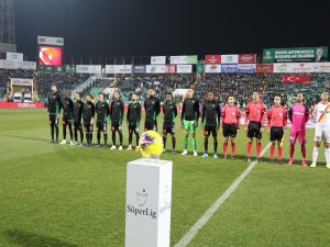 Süper Lig: Denizlispor: 0 - Göztepe: 1 (İlk Yarı)
