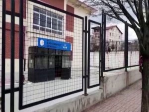 Ölüm Derste Yakaladı