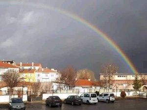 Çavdarhisar’da Gökkuşağı Büyüledi