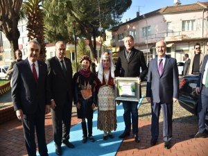 Bakan Selçuk, Vali Köşger’i Ziyaret Etti