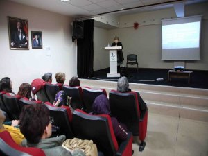 Bayraklı’da Ailelere İletişim Semineri