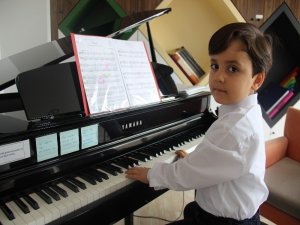 4,5 Yaşında Merak Sardı, 6 Yaşında Usta Oldu