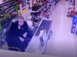 Kasiyer Soygunu Önledi