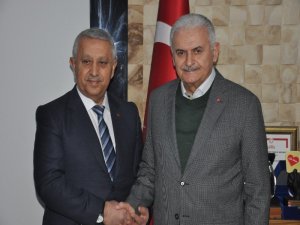 Binali Yıldırım, Afyonkarahisar Belediye’sini Ziyaret Etti