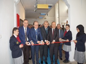 “40 Hadisle Değerlerimiz” Resim Sergisi Açıldı