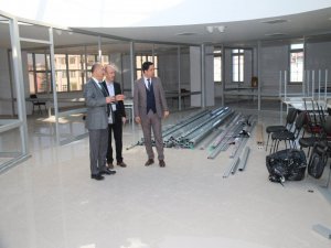 Müdür Başyiğit, "Kütahya Kendin Yap Merkez Atölyesi" İnşaat Alanında İncelemelerde Bulundu