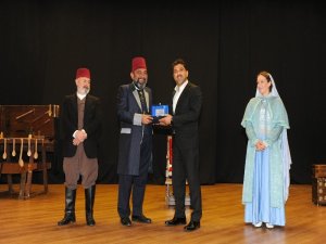 Adü’de ‘Usta’ İsimli Tiyatro Oyunu Sahnelendi