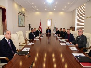 Üniversite Güvenlik Tedbirleri Vali Deniz Başkanlığında Görüşüldü