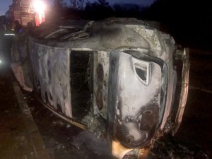 Otomobil Beton Mikserine Çarptı; 2 Yaralı