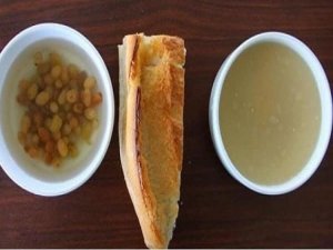 Hastalarını Savaşan Askerlerin Üniformasını Giyerek Karşıladılar