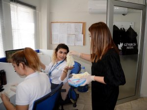 Kuşadası’nda Belediye Personeline Maske Ve Eldiven Dağıtıldı