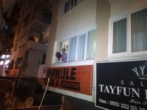 İzmir’de Sağlık Çalışanlarına Alkışlı Destek