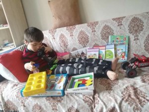 10 Yaşındaki Çocuğun Acısını Akranları Paylaştı