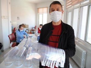 Gençlik Merkezi’nden Sağlık Çalışanlarına Siperlik Maske Desteği