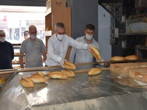 Manisa Valisi Eline Küreği Aldı, Ekmek Yaptı