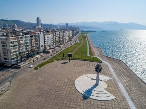 İzmirliler Sokağa Çıkma Yasağına Uydu